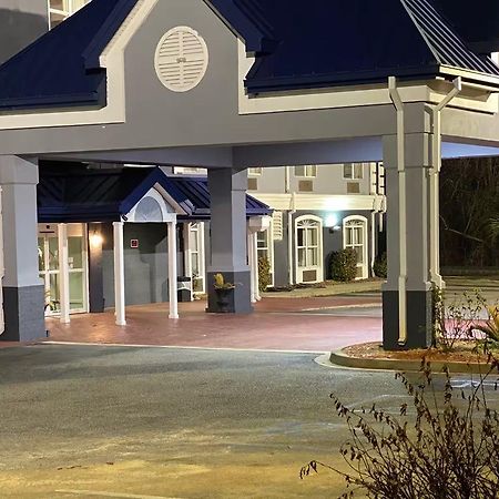 Baymont By Wyndham Sumter Hotel Buitenkant foto