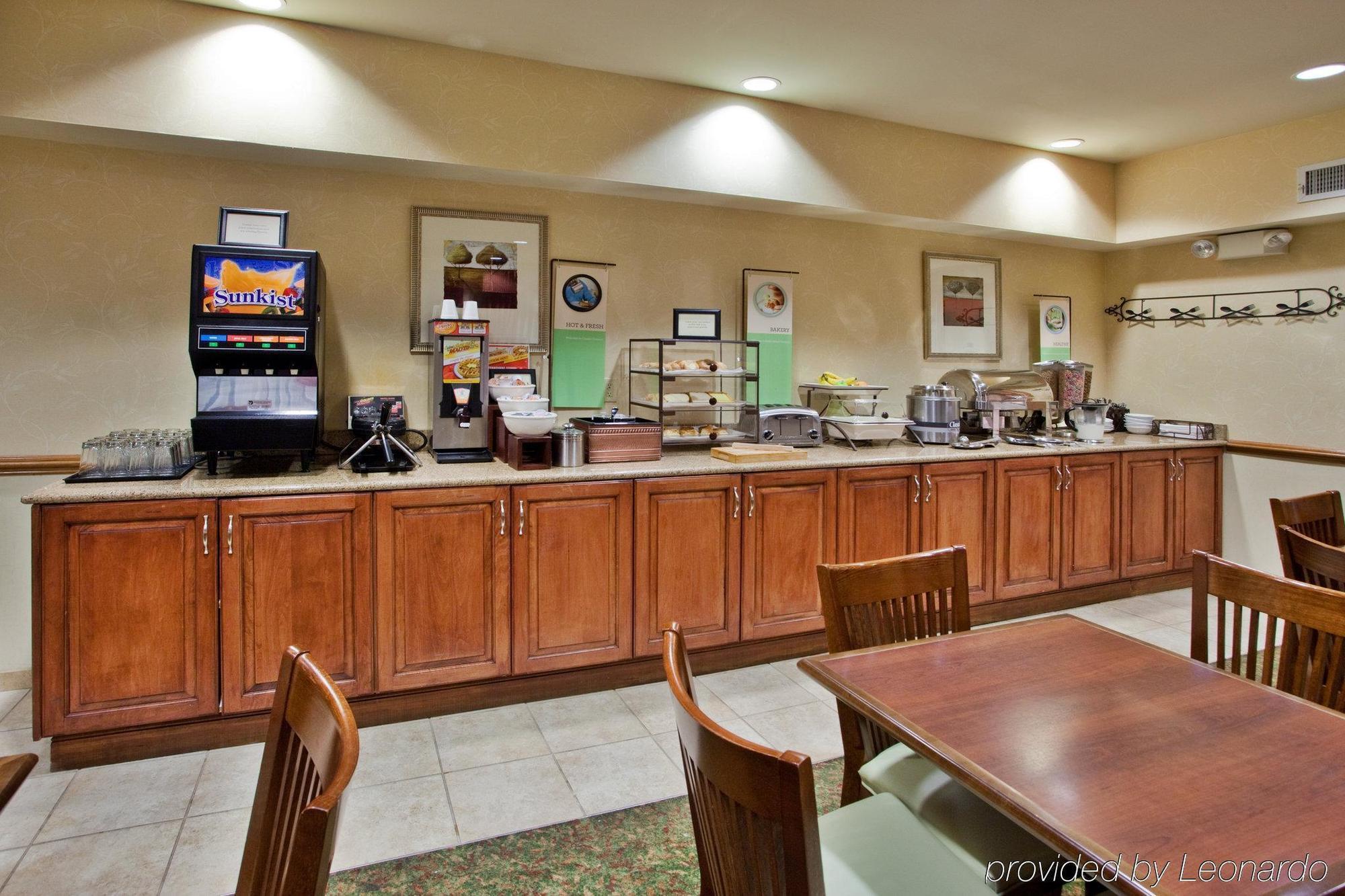 Baymont By Wyndham Sumter Hotel Buitenkant foto